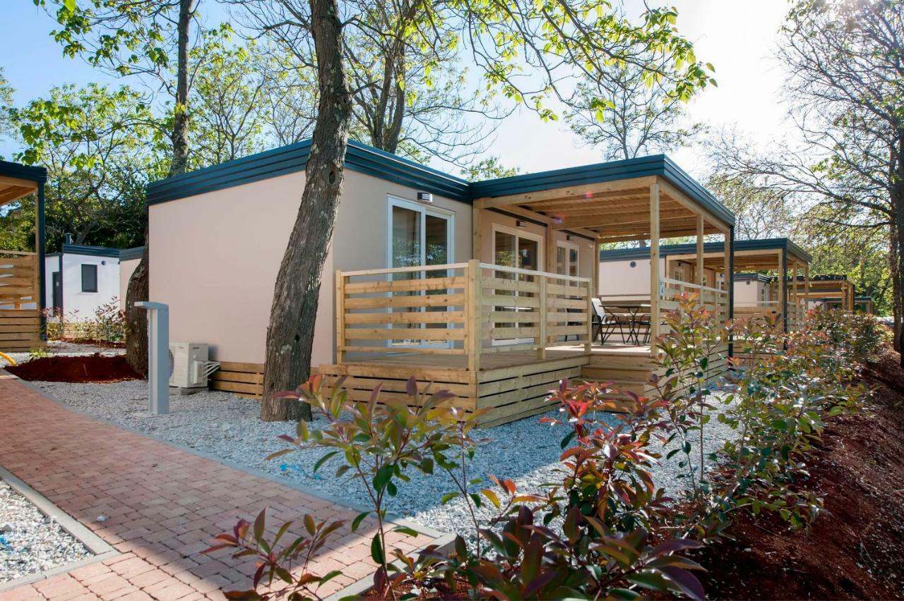 Eurocamp Mobile Homes At Campsite Puntica Funtana Dış mekan fotoğraf